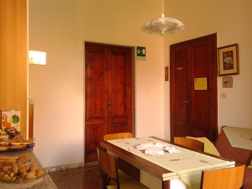 Eco B&B I Due Oleandri Marina Di Carrara Bagian luar foto