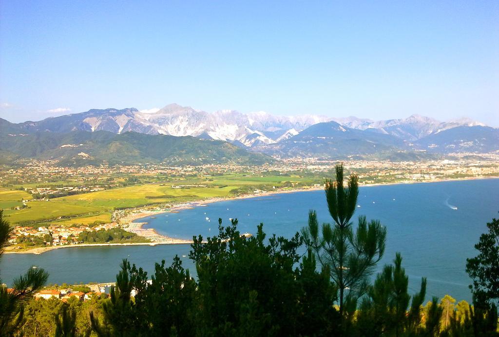 Eco B&B I Due Oleandri Marina Di Carrara Bagian luar foto